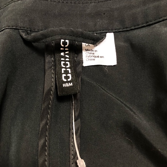 Divided Dark Gray Robe - Picture 5 of 8